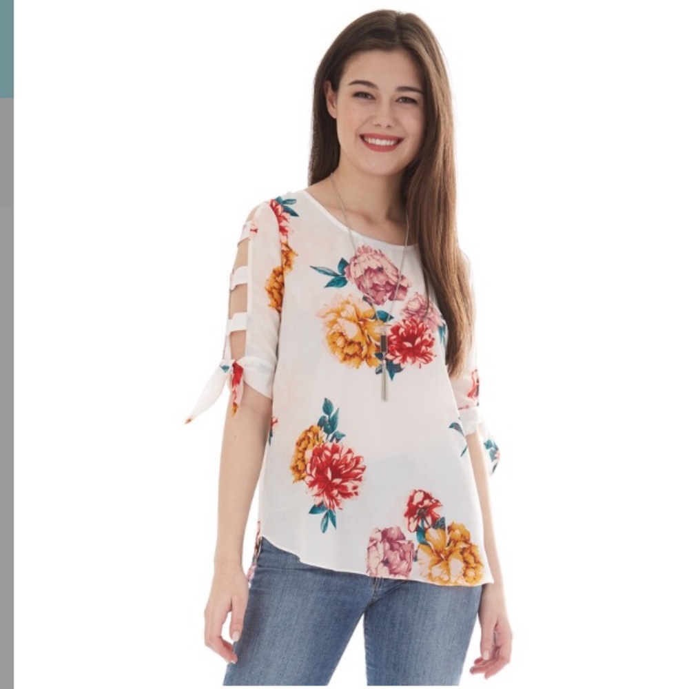 IZ Byer Junior Pullover Woven top